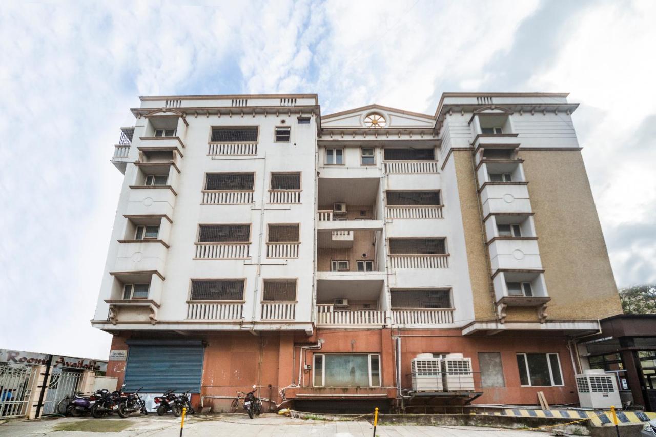 Capital O 66763 Blossoms Serviced Apartments Chennai Esterno foto