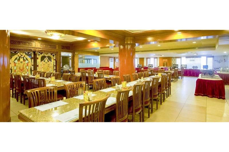 Capital O 66763 Blossoms Serviced Apartments Chennai Esterno foto