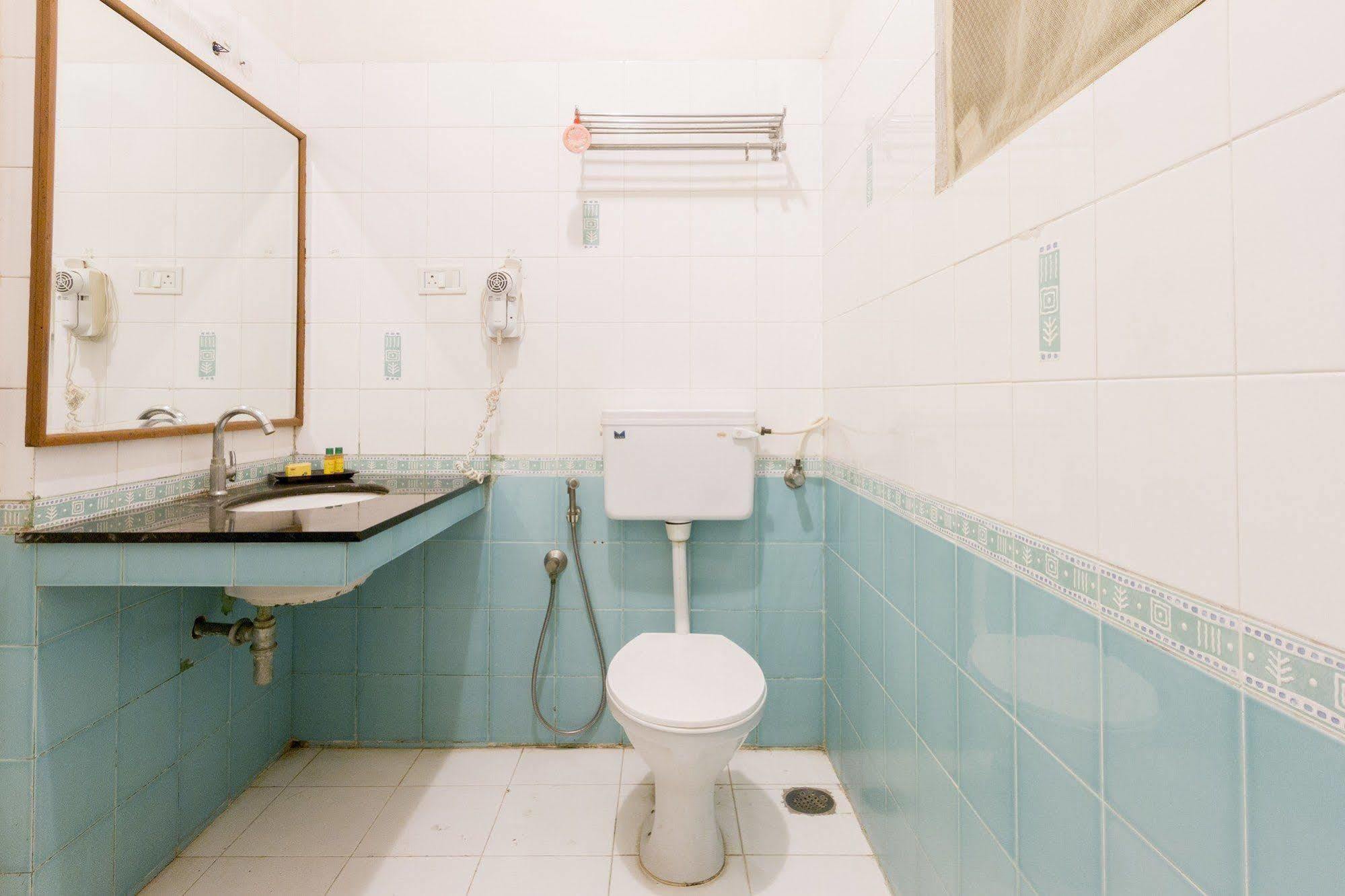 Capital O 66763 Blossoms Serviced Apartments Chennai Esterno foto